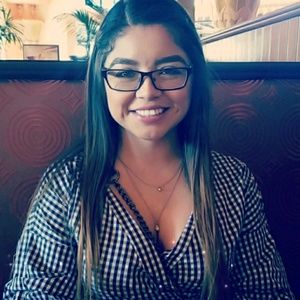 Meet your Posher, Yeimi